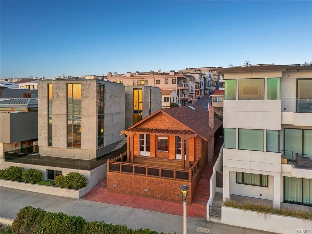 Aerial view of homes along the Strand