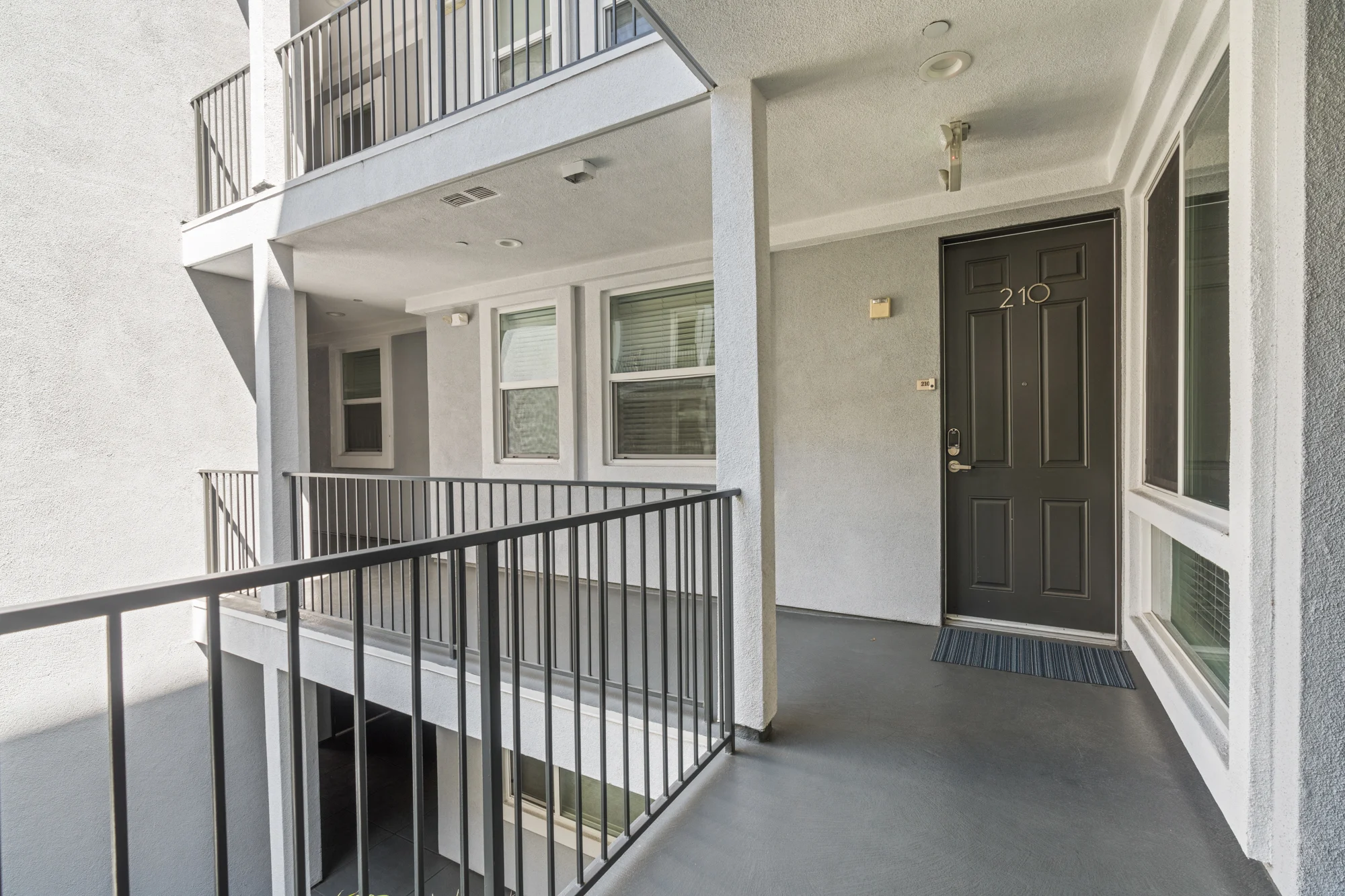 10878 N Bloomfield St #210 photo 22