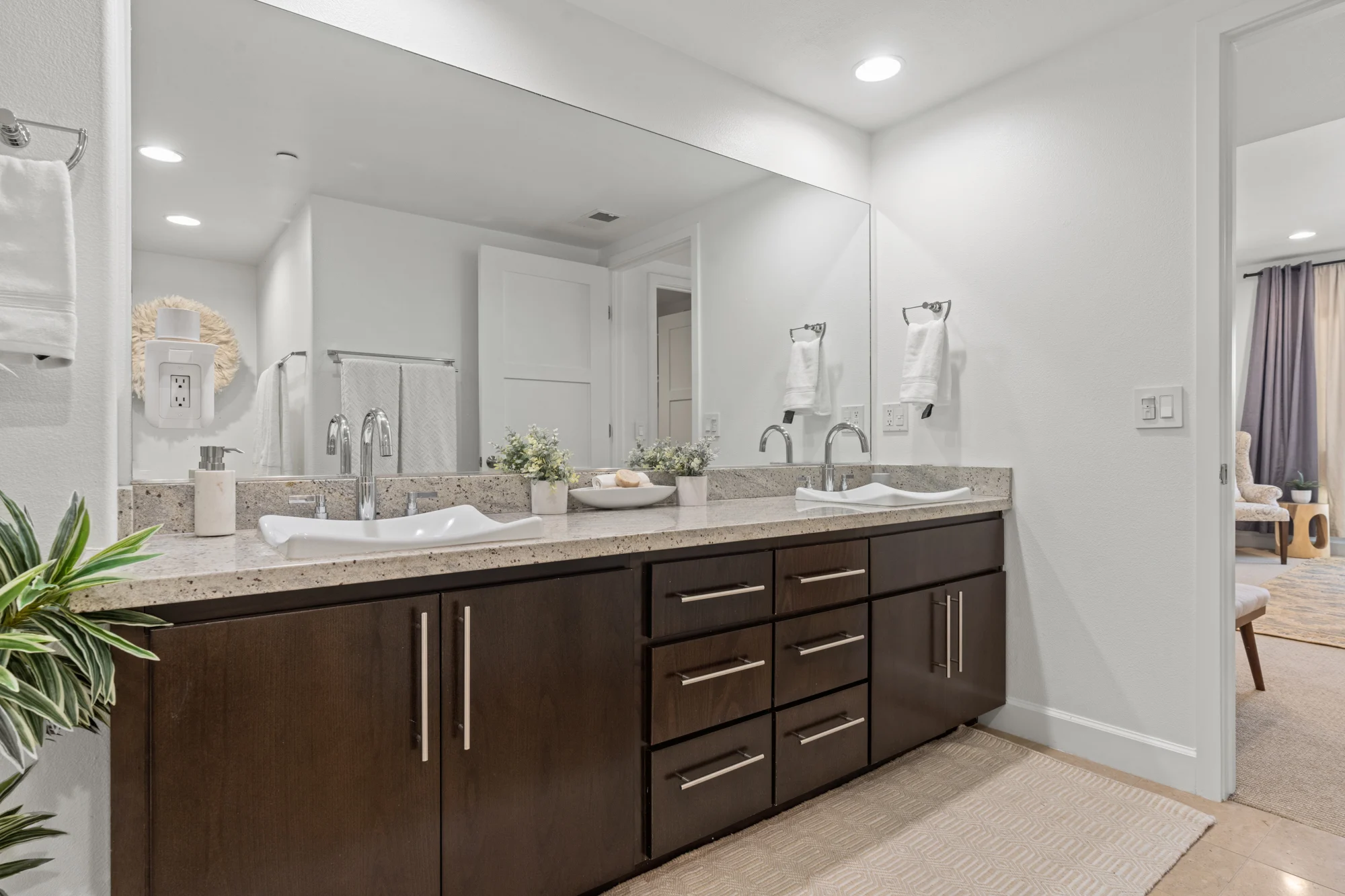 10878 N Bloomfield St #210 photo 37